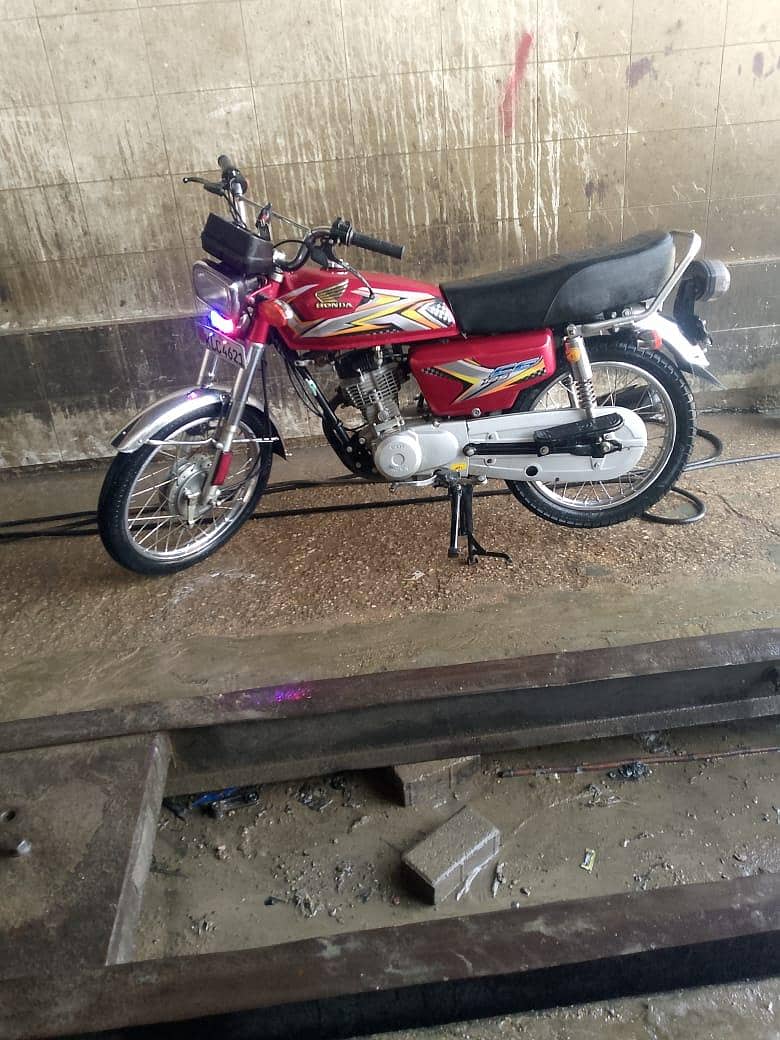 United 125 2018 Model Red Color - Standard - 1111088060