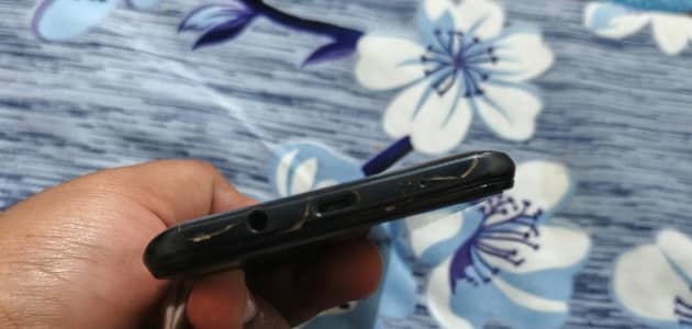 Infinx hot 11 play 4+64 full box charger condition good