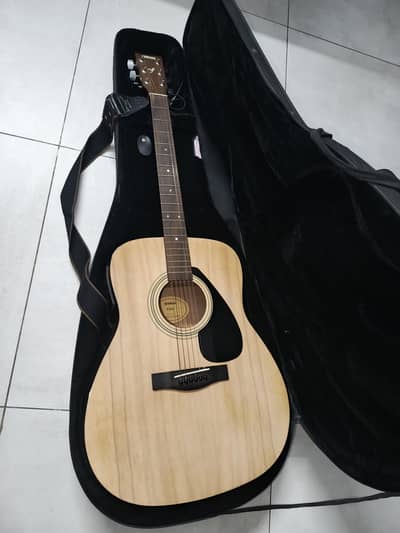 guitar Yamaha f310  made in Indonesia