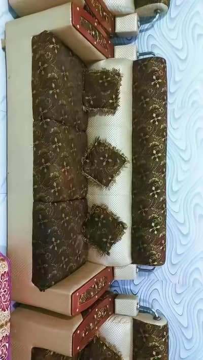 6 seater sofa set urgent  sale condition 10 by10