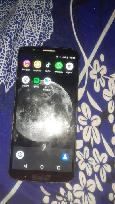 urgent sale moto e 6 plus 10/8 condition