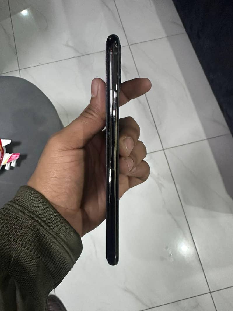 iphone 11 pro max 1