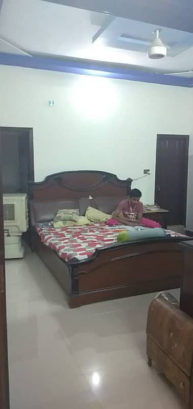 SECTOR- 5-B/2 BEAUTIFUL SECOND FLOOR NORTH KARACHI