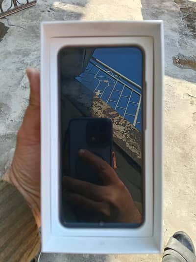 vivo y51 4/128 metlic white colour