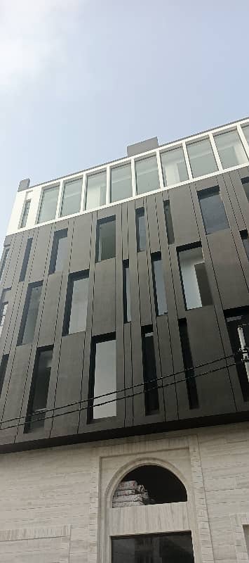 PHASE 6 VP BRAND NEW 3000 SQFT OFFICE AVAILABLE FOR RENT 3 SIDE CORNER BUILDING 2ND FLOOR WITH LIFT