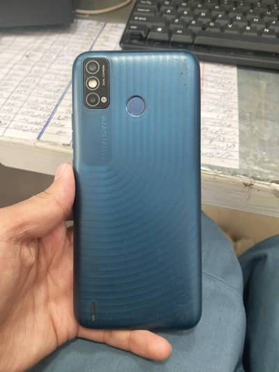 condition 10/10 with box charger nhi hai