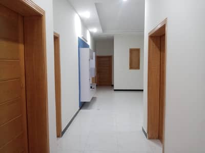 10 Marla Grond Portion Available