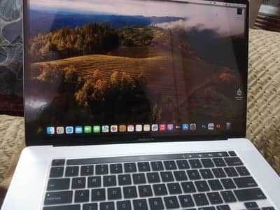 MacBook pro 2019 model display 16 inch