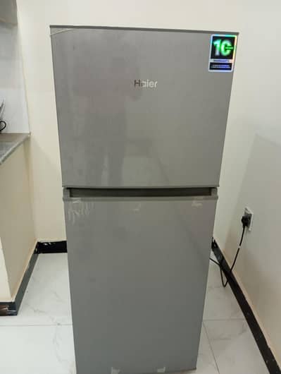 Haier HRF-186 Refrigerator | Medium Size | Energy Efficient