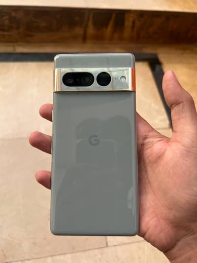 Google Pixel 7 Pro. 12/128GB 120HZ