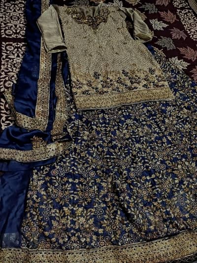 خوبصورت  تھری پیس سوٹ