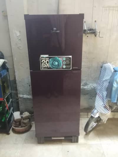 new only fridge 1 year se kam. used ha