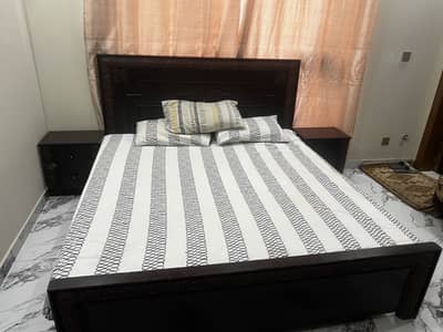 Bed and coffe chairs