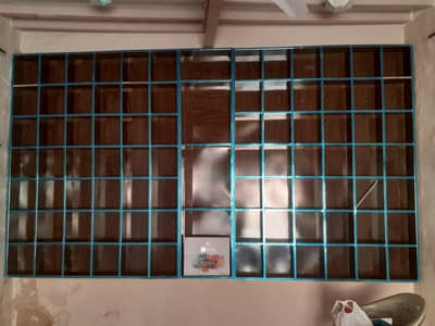 wall-mounted display rack / shelving unit