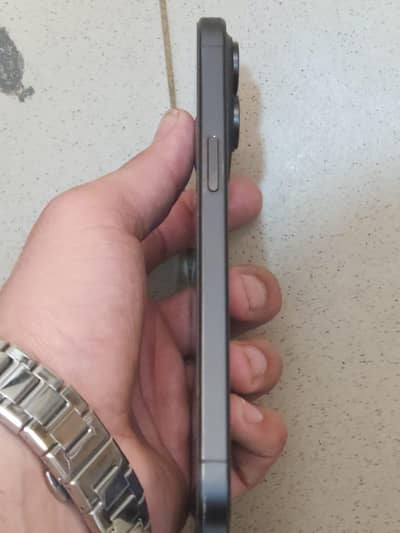 Iphone 15 pro max 512 GB 2 MONTHS Sim time