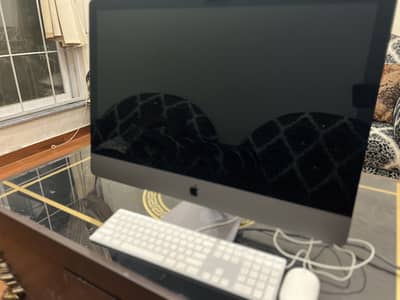 Apple iMac Pro, 27'' 5K, Xeon W 10 Core and Xeon W 8 Core