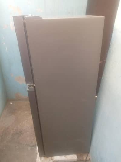 ye refrigerator ha 55000 ka ha kisi ko chaiye to wo contact kry ugert