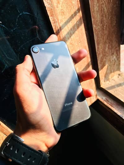 bohat acha mobile hai