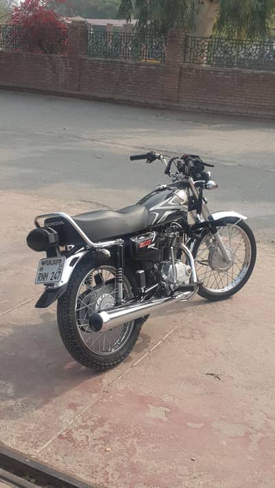 Honda 125 converted into 2025 model