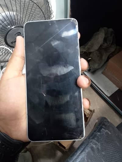 Front Glass Break. 12/256 GB. Total Geniun