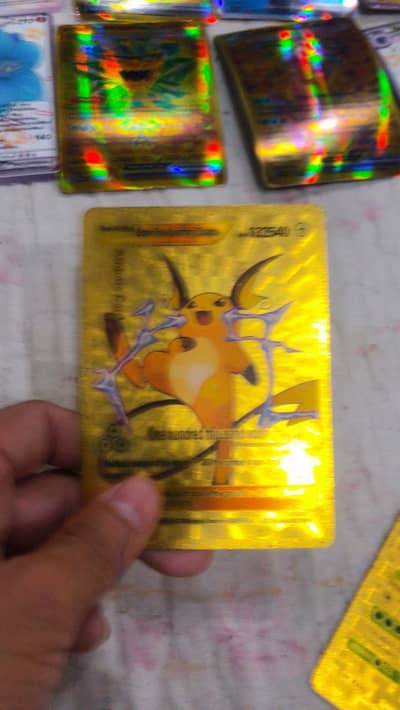 2 GOLDEN POKÉMON AND 1 PACKET OF NORMAL POKÉMON