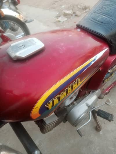 Yamaha 100 Royal 2000