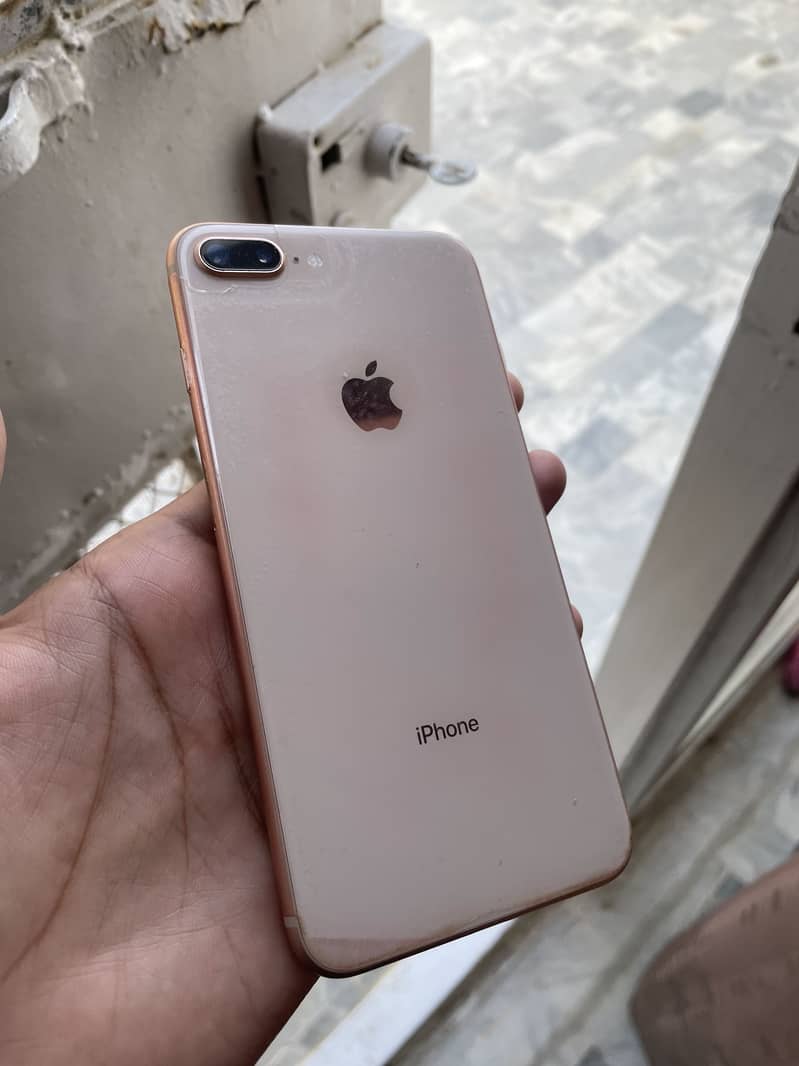 iPhone 8 Plus 0