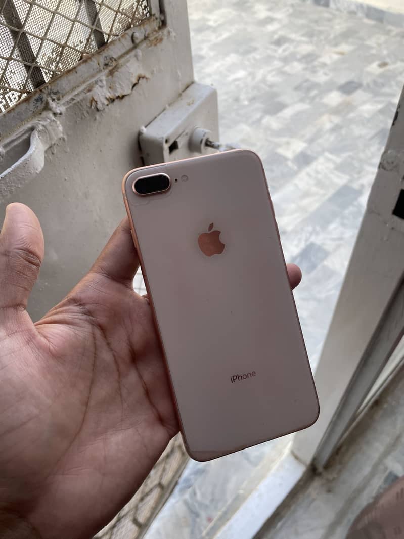 iPhone 8 Plus 4