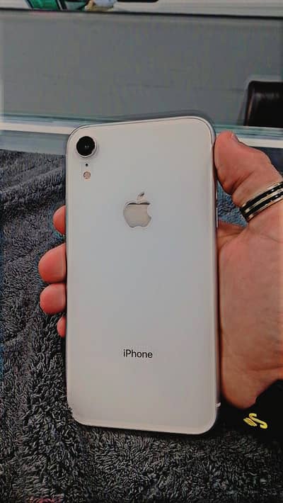 iPhone XR non PTA 256gb 79 battery health