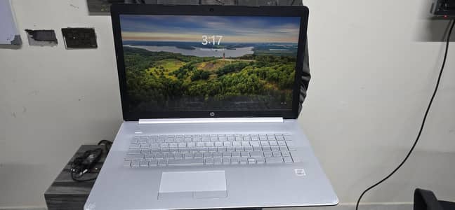 HP Pavilion Series 17inch 16gb/256gb