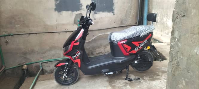 Evee Scooty Model 2025