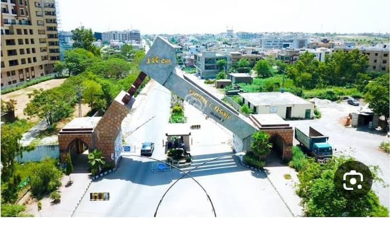 24 Marla solid Sunface plot for sale 1