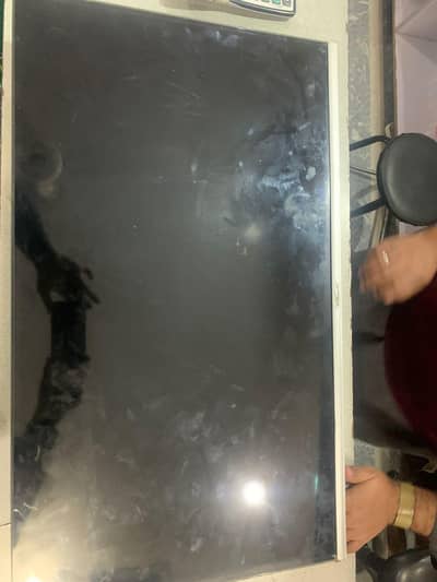 smart Led tv borderless going cheap