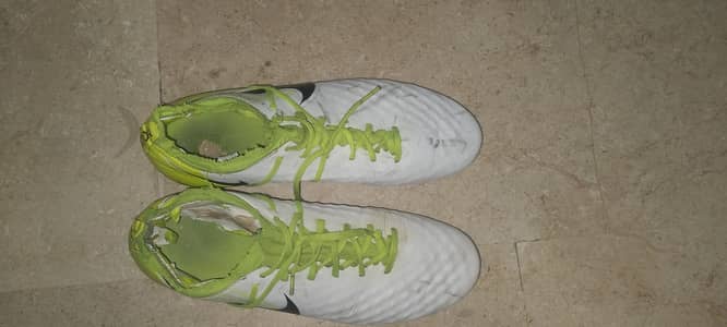 Nike magista original size 41 price negotiable