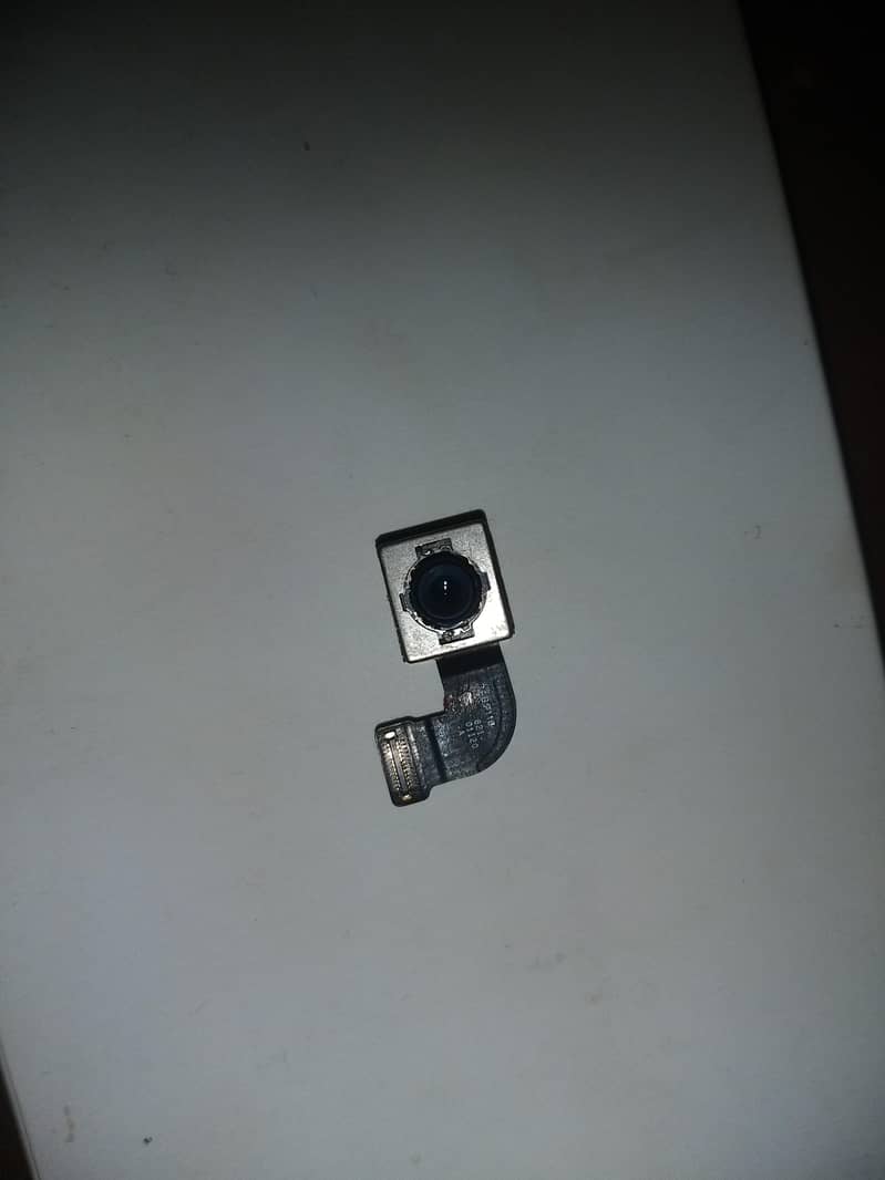 iPhone 8 back camera 0