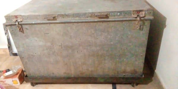 iron trunk (sandooq)