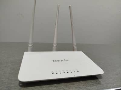 Tenda F3 WiFi Router Fresh Condition With Adapter