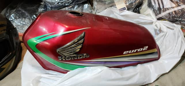 Honda 125 geuine tank and side cover