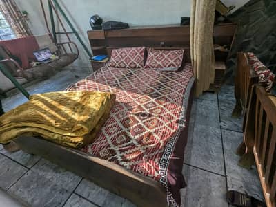 Queen Size Bed High Quality Wooden Bed 5ft x 6.5ft big drawer crown