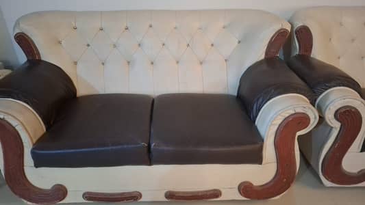 7 Seater Sofa Set. For sell