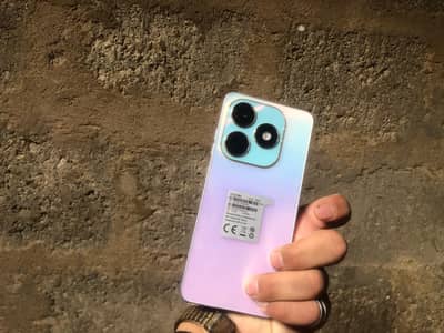 8 128 ha all okey ha koi  masla nahi 2 ya 3 den check warrinty b hogey