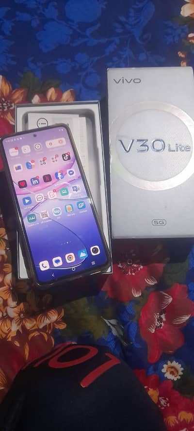 Vivo v30 lite with box Non pta