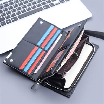 Men Spacious leather wallet