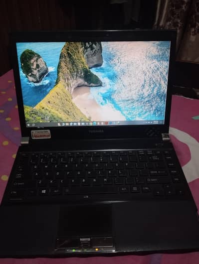 Toshiba Laptop 6/128 SSD