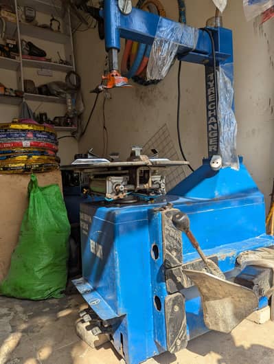 Tyre Changing Machine