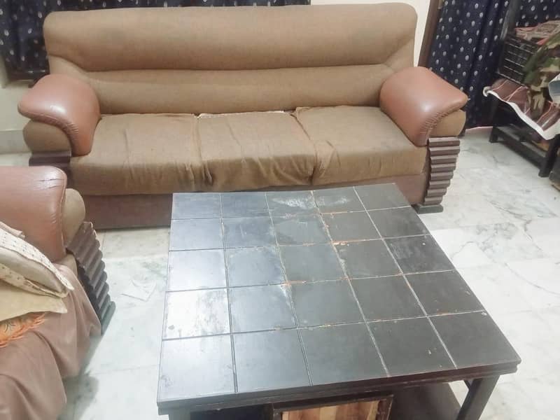[Dressing Table] [5 seatr sofa] [Table] 1
