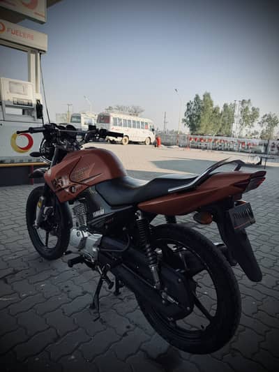 Yahma YBR 125 G. ( 2024 )