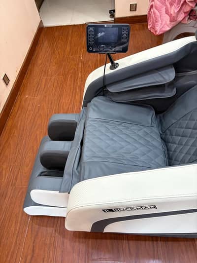 RefreshUS Massage Chair Hardly Used