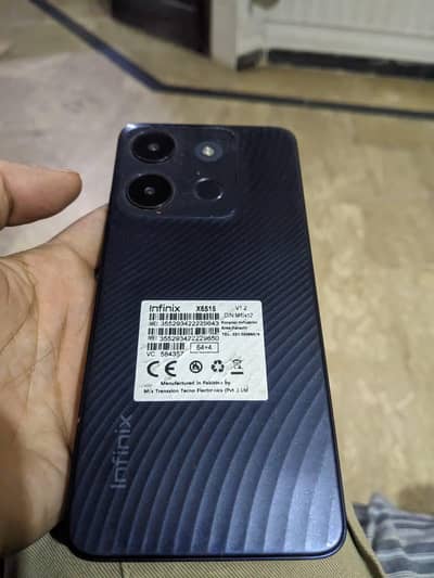 infinix smart 7 (4+64) with box charger