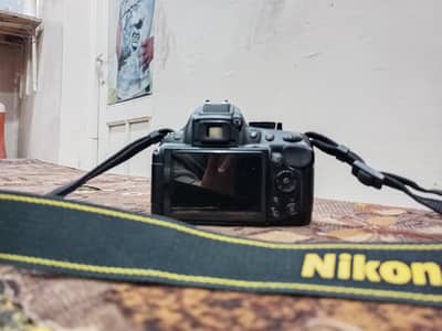 nikon (D5200)